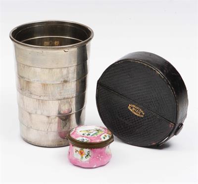 Lot 2 - AN AUSTRIAN SILVER PLATED COLLAPSIBLE TRAVELLING BEAKER