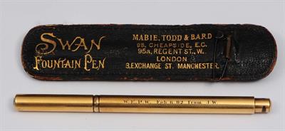 Lot 7 - AN EARLY 20TH CENTURY GOLD PLATED FOUNTAIN PEN