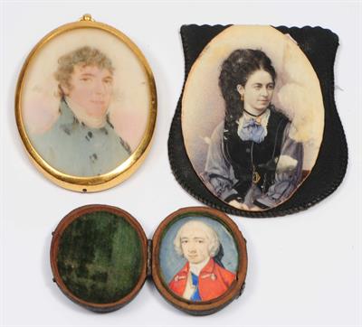 Lot 11 - A 19TH CENTURY OVAL MINIATURE PORTRAIT of an officer