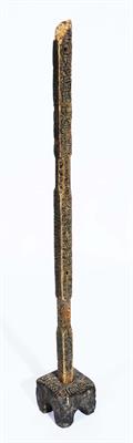 Lot 49 - AN ANTIQUE ISLAMIC WOODEN TIMORIT POLE