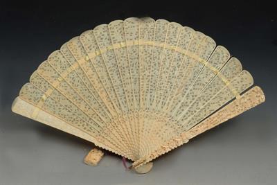 Lot 100 - A CHINESE