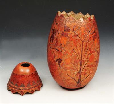 Lot 124 - A PERUVIAN LIDDED GOURD