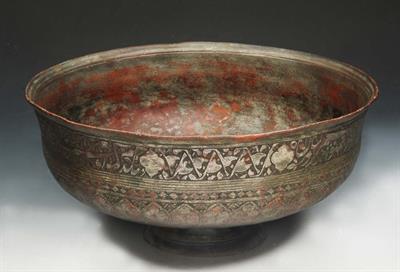 Lot 132 - AN ANTIQUE IRANIAN SAFAVID TINNED COPPER BOWL