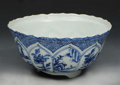 Lot 141 - A CHINESE KANGXI BLUE AND WHITE BOWL