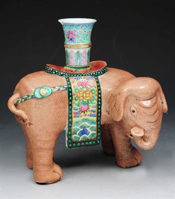 Lot 156 - A CHINESE PORCELAIN INCENSE BURNER