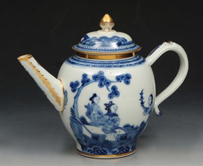 Lot 158 - A CHINESE BLUE AND WHITE TEAPOT AND COVER