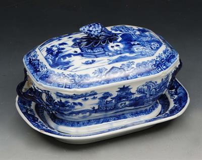 Lot 163 - A 19TH CENTURY BLUE AND WHITE POTTERY SAUCE TUREEN