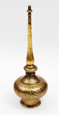 Lot 185 - A 19TH CENTURY MUGHAL BRASS ROSE WATER SPRINKLER