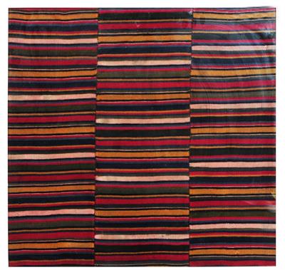 Lot 197 - A SOUTH AMERICAN TEXTILE CLOTH