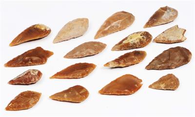 Lot 245 - SIXTEEN NEOLITHIC EUROPEAN FLINT ARROWHEADS