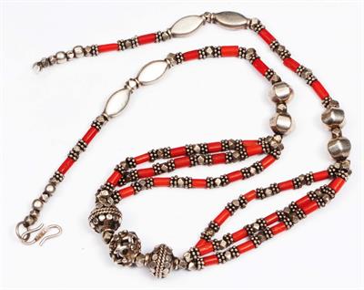 Lot 249 - A YEMENI JEWISH SILVER AND CORAL BEAD NECKLACE
