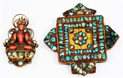 Lot 253 - A TIBETAN METAL AND TURQUOISE AMULET BOX and a Nepalese metal badge in the form of a Bodhisattva Bud