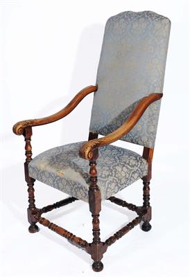 Lot 276 - AN ANTIQUE