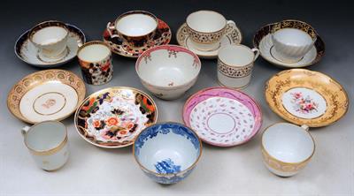 Lot 292 - A COLLECTION OF EARLY 19TH CENTURY TEA BOWLS