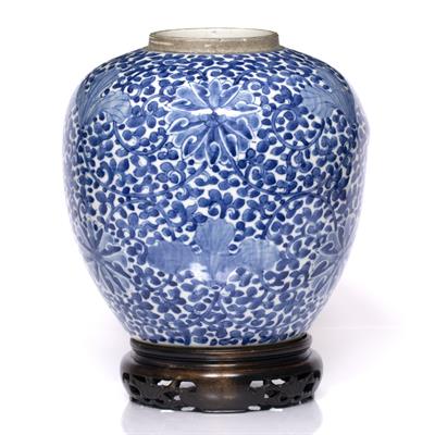 Lot 3 - A Chinese blue and white large ginger jar