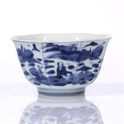 Lot 8 - A Chinese blue and white octagonal bowl