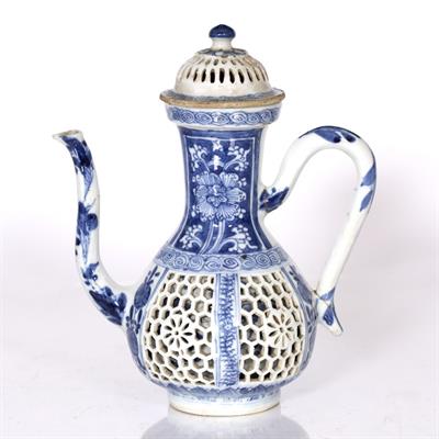 Lot 12 - A Chinese blue and white porcelain ewer