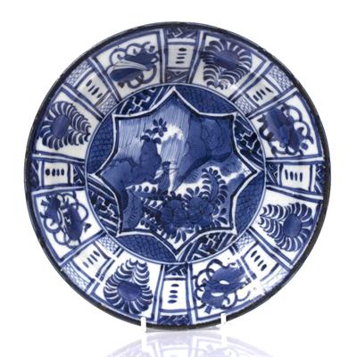 Lot 13 - A Chinese porcelain Kraak dish