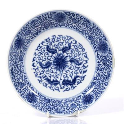 Lot 15 - A Chinese blue and white dish