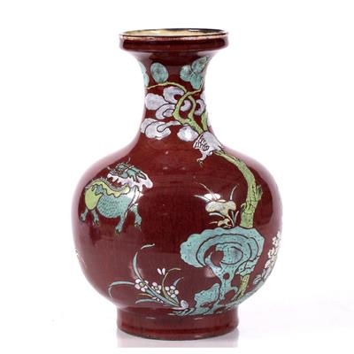 Lot 32 - A Chinese porcelain vase