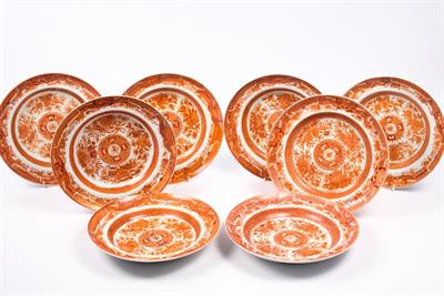 Lot 47 - A set of eight Chinese export Fitzhugh patterned bowls