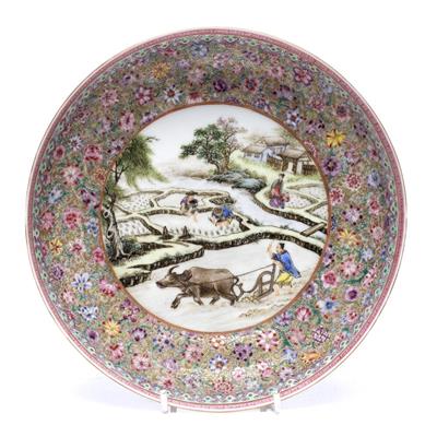 Lot 95 - A Chinese saucer dish