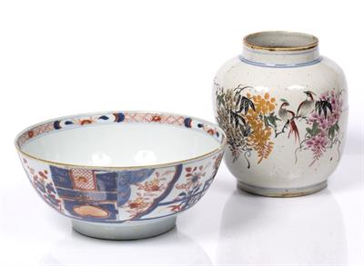 Lot 103 - A Chinese export bowl