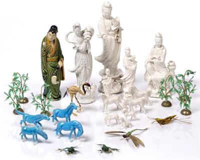 Lot 110 - A collection of Chinese pieces