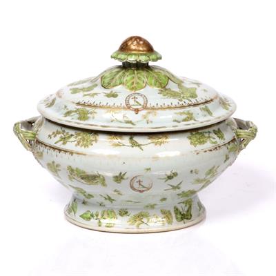 Lot 122 - A Chinese Armorial oval tureen and cover