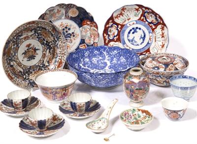 Lot 138 - A collection of Chinese and Japanese pieces