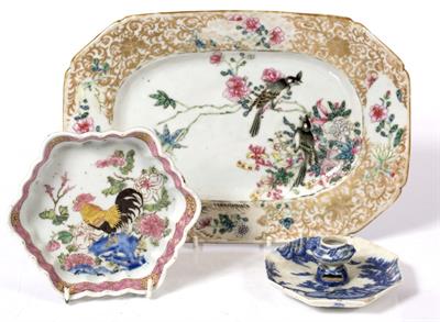 Lot 163 - A Chinese oval dish