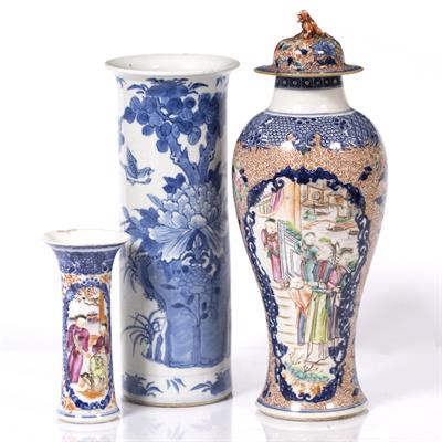 Lot 164 - A Chinese blue and white spill vase