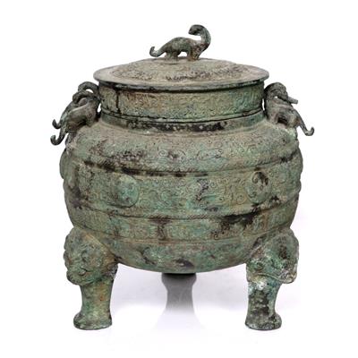 Lot 196 - A large Chinese 5th Century style ting