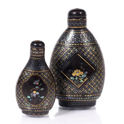 Lot 205 - A Chinese lacquer burgette snuff bottle