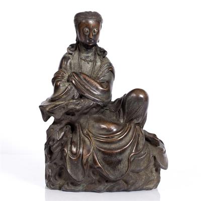 Lot 245 - A Chinese bronze figure of Quanyin