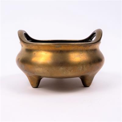 Lot 299 - A Chinese bronze censer