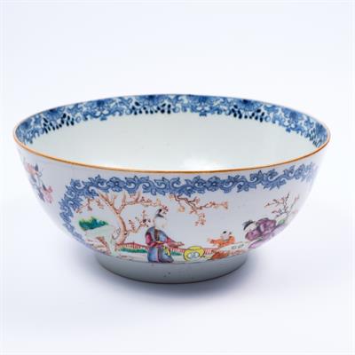 Lot 498 - A Chinese Mandarin porcelain bowl