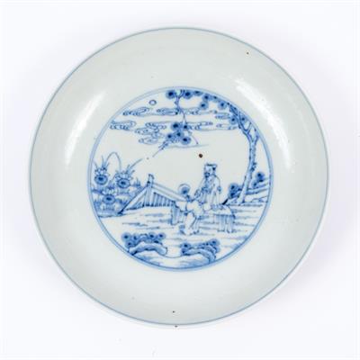 Lot 504 - A Chinese blue and white dish