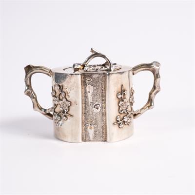 Lot 526 - A Chinese white metal sugar basin