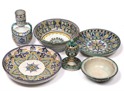 Lot 622 - A collection of Moroccan ceramics