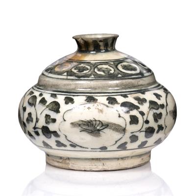 Lot 650 - A Safavid pottery inkwell