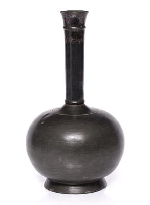 Lot 715 - An Indian bidri flask