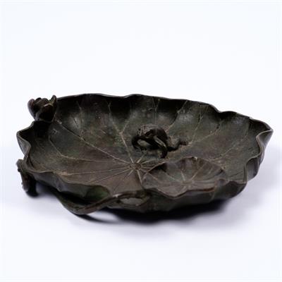 Lot 809 - A Japanese verdigris bronze dish