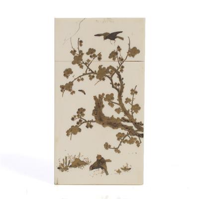 Lot 813 - A Japanese ivory card case