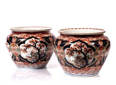 Lot 896 - A pair of Japanese Imari jardinieres