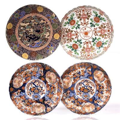 Lot 897 - A pair of Japanese Imari chargers