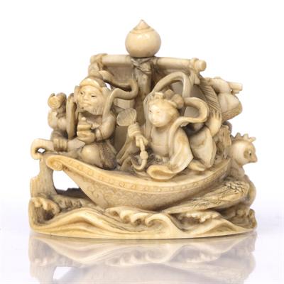 Lot 939 - A Japanese ivory netsuke