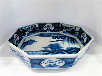 Lot 962 - A Hirado blue and white dish