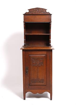 Lot 93 - An Arts & Crafts oak cupboard