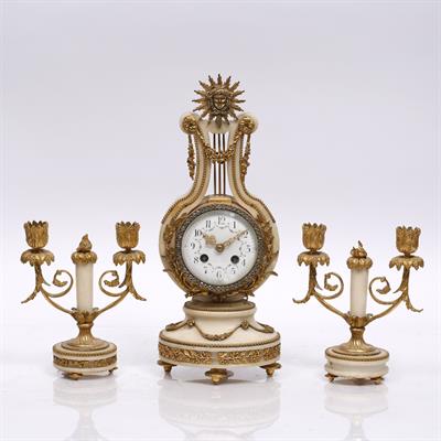 Lot 125 - A late 19th Century French mantel clock